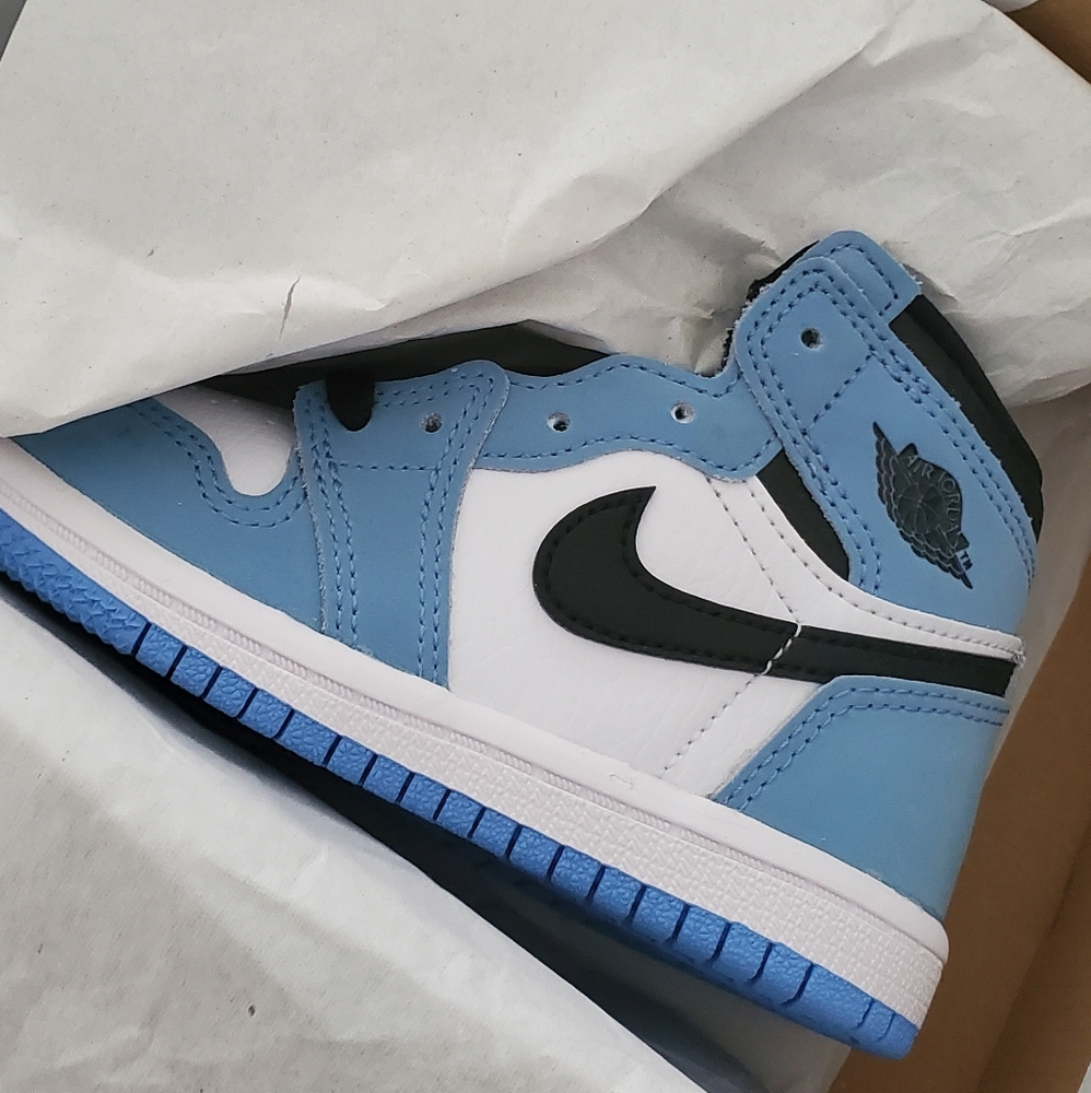Jordan retro 1s